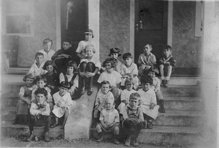 Children on steps (ca.1920), photo by Oscar Stechbardt, courtesy of Special Collections and University Archives, Rutgers University Libraries
